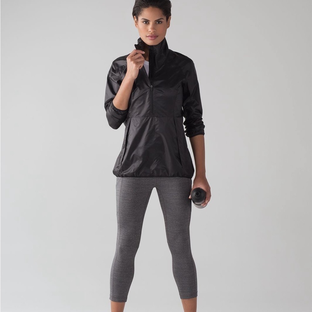 Lululemon Women's Run With It Jacket Black Size 6 Windbreaker Water Resistant - Picture 3 of 12